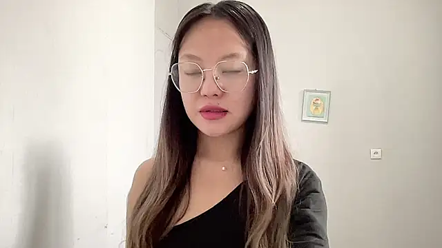 Snapshot of Risalynn chatting on 01-28-25, 03:36 Risalynn online show from 01-28-25, 03:36