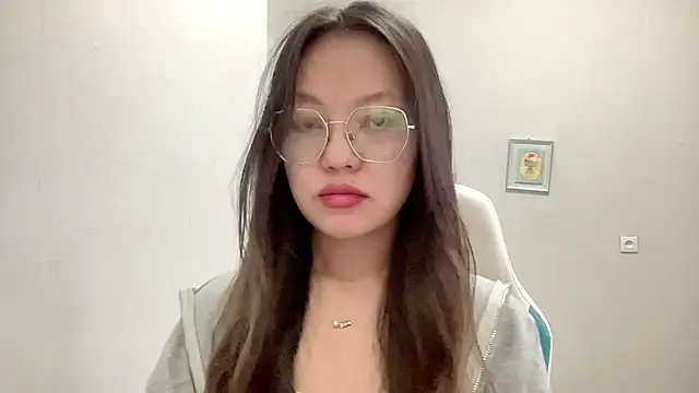 Snapshot of Risalynn chatting on 01-29-25, 02:40 Risalynn online show from 01-29-25, 02:40