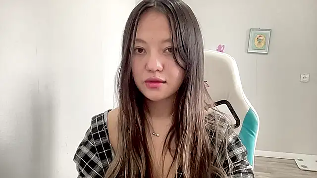 Snapshot of Risalynn chatting on 01-31-25, 02:37 Risalynn online show from 01-31-25, 02:37