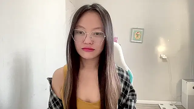 Snapshot of Risalynn chatting on 02-05-25, 02:51 Risalynn online show from 02-05-25, 02:51