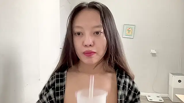 Snapshot of Risalynn chatting on 02-13-25, 03:29 Risalynn online show from 02-13-25, 03:29