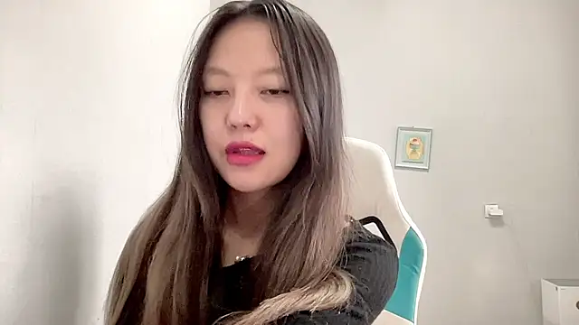 Snapshot of Risalynn chatting on 02-25-25, 03:09 Risalynn online show from 02-25-25, 03:09