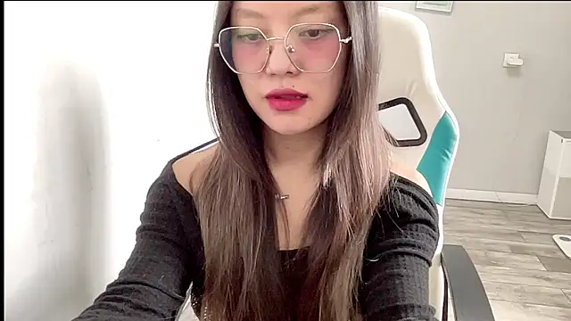 Snapshot of Risalynn chatting on 02-28-25, 06:10 Risalynn online show from 02-28-25, 06:10