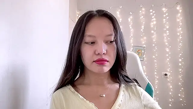 Snapshot of Risalynn chatting on 03-11-25, 03:37 Risalynn online show from 03-11-25, 03:37