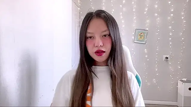 Snapshot of Risalynn chatting on 03-13-25, 07:20 Risalynn online show from 03-13-25, 07:20