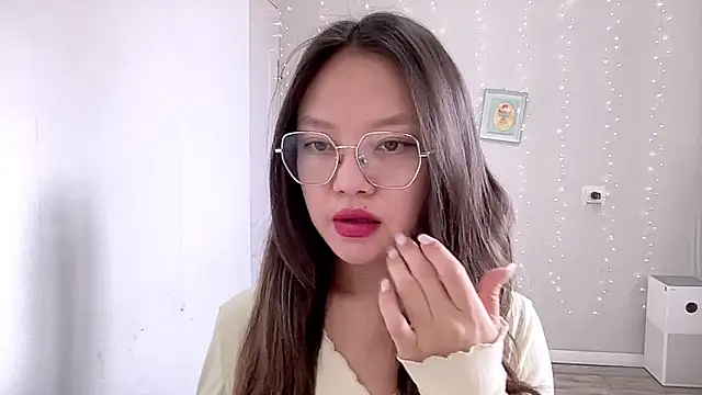 Snapshot of Risalynn chatting on 03-15-25, 03:07 Risalynn online show from 03-15-25, 03:07