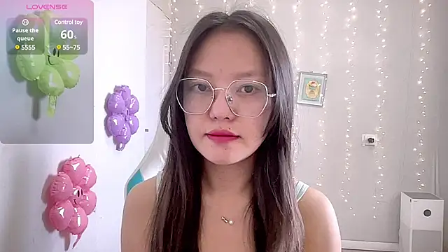 Snapshot of Risalynn chatting on 03-19-25, 02:48 Risalynn online show from 03-19-25, 02:48