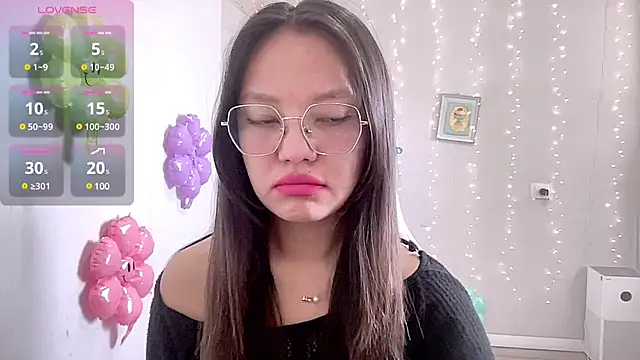 Snapshot of Risalynn chatting on 03-20-25, 03:23 Risalynn online show from 03-20-25, 03:23