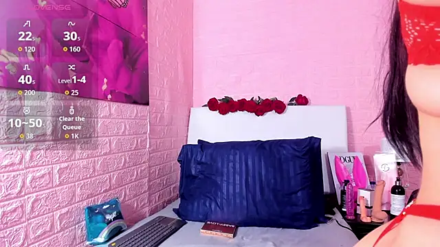 LYAA COLLINS  online show from 10-07-25, 10:56