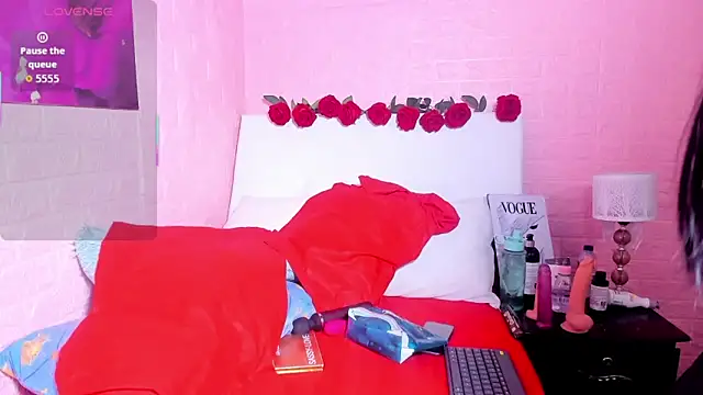 LYAA COLLINS  online show from 11-13-25, 11:42