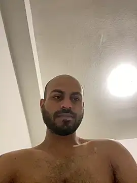 Snapshot of islandvybee55 chatting on 12-16-24, 08:20 islandvybee55 online show from 12-16-24, 08:20