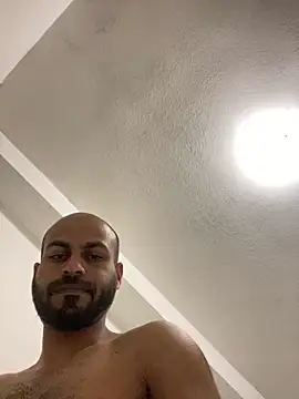 Snapshot of islandvybee55 chatting on 12-17-24, 08:23 islandvybee55 online show from 12-17-24, 08:23