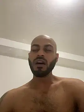 Snapshot of islandvybee55 chatting on 12-22-24, 03:00 islandvybee55 online show from 12-22-24, 03:00