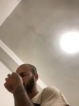 Snapshot of islandvybee55 chatting on 01-09-25, 07:52 islandvybee55 online show from 01-09-25, 07:52