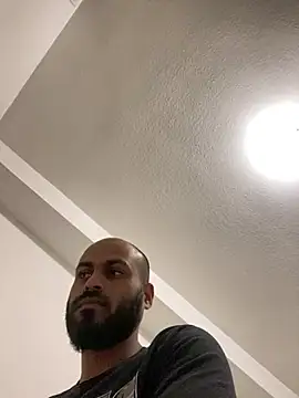 Snapshot of islandvybee55 chatting on 03-09-25, 12:00 islandvybee55 online show from 03-09-25, 12:00