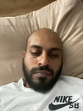 islandvybee55 online show from 04-15-26, 09:04