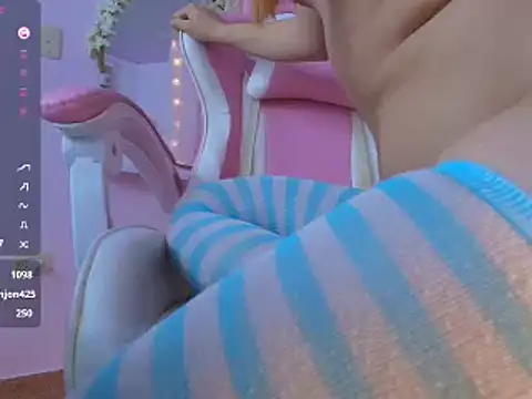 Snapshot of ely_cherry18 chatting on 01-15-25, 06:22 ely cherry18 online show from 01-15-25, 06:22