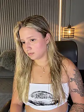 MiaPetit  online show from 09-28-25, 10:15