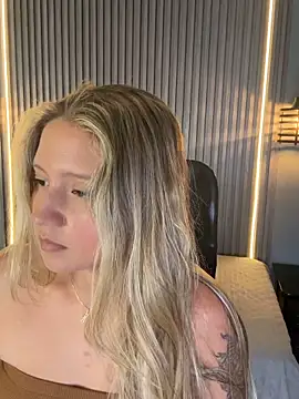 MiaPetit  online show from 10-04-25, 09:13