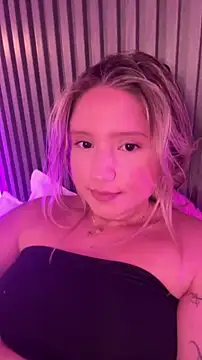 MiaPetit  online show from 04-03-26, 06:50