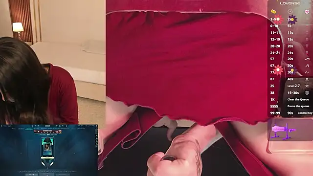 Snapshot of CookiesAndBoots chatting on 11-05-25, 04:12 CookiesAndBoots online show from 11-05-25, 04:12