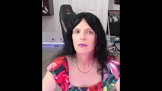 Snapshot of transperth chatting on 12-20-25, 05:09 transperth online show from 12-20-25, 05:09