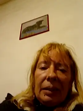 Snapshot of Ladykiss833 chatting on 11-24-25, 06:29 Ladykiss833 online show from 11-24-25, 06:29