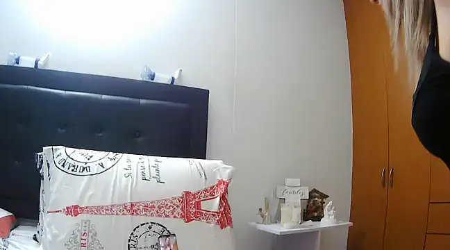 Latiinvenushot online show from 01-21-25, 09:15