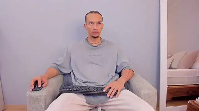 Dominick star online show from 11-13-25, 04:22