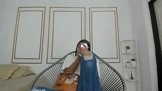 natalia aguirre1 online show from 09-27-25, 12:21