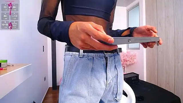 Snapshot of abigail_f00x chatting on 02-05-26, 12:43 abigail f00x online show from 02-05-26, 12:43