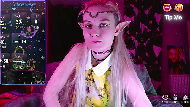 Snapshot of mischellemeow13 chatting on 10-16-25, 08:43 mischellemeow13 online show from 10-16-25, 08:43