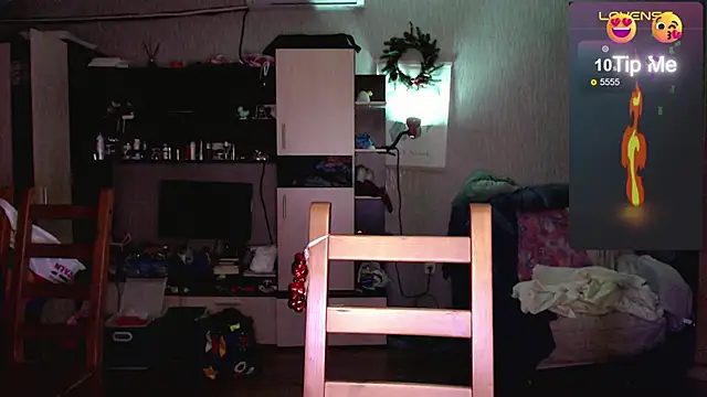 Snapshot of mischellemeow13 chatting on 11-25-25, 10:21 mischellemeow13 online show from 11-25-25, 10:21