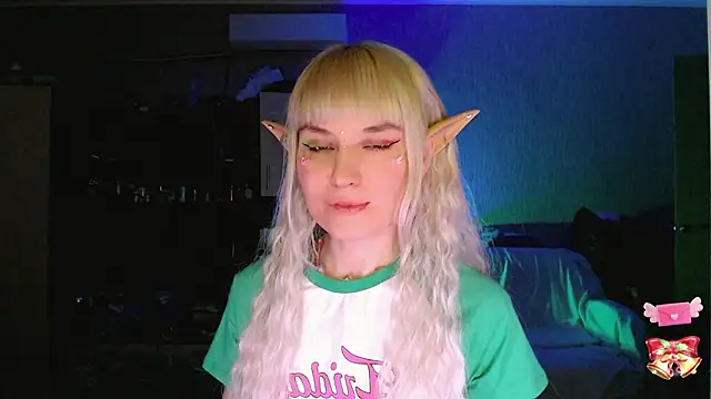 Snapshot of mischellemeow13 chatting on 02-20-26, 07:58 mischellemeow13 online show from 02-20-26, 07:58