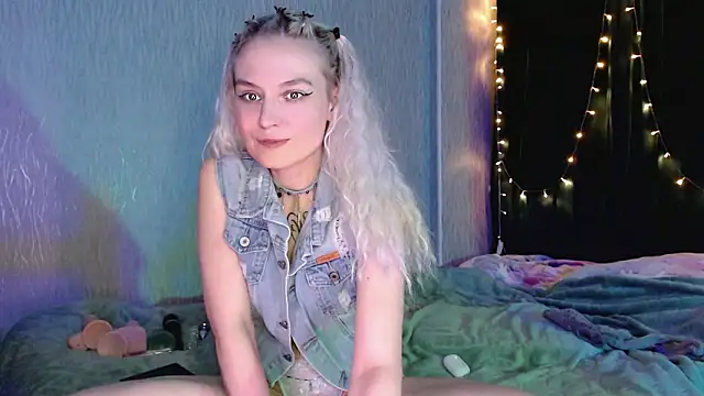 mischellemeow13 online show from 03-25-26, 01:55