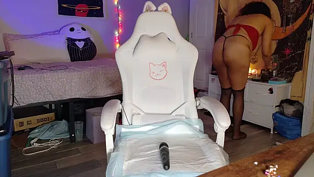 loveluna8 online show from 02-24-25, 09:20