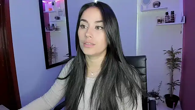 Snapshot of _sulmatevans_ chatting on 02-23-25, 04:35  sulmatevans  online show from 02-23-25, 04:35