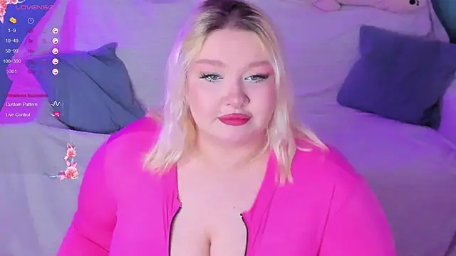 Snapshot of LilyBelll chatting on 02-23-25, 06:34 LilyBelll online show from 02-23-25, 06:34