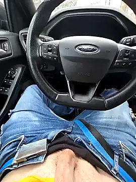 Titanhoott online show from 12-20-24, 01:33