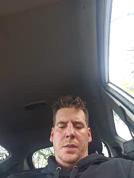 Titanhoott online show from 11-13-25, 01:10