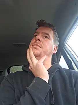 Titanhoott online show from 11-17-25, 10:21