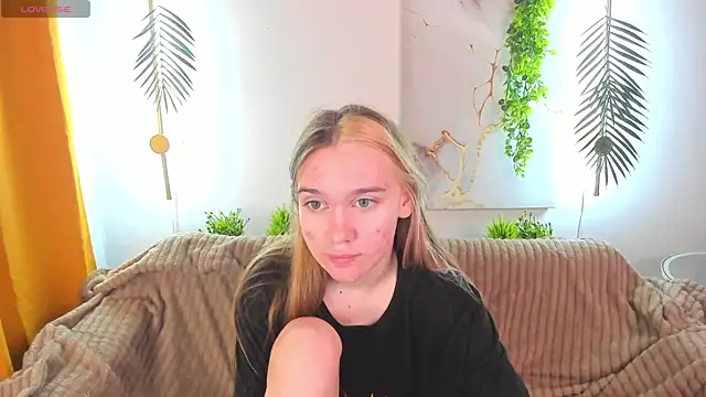 Lesi Moonie01 online show from 09-19-25, 07:43