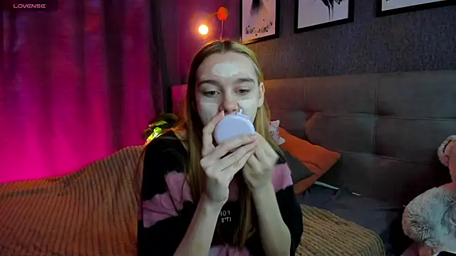 Lesi Moonie01 online show from 11-03-25, 08:59