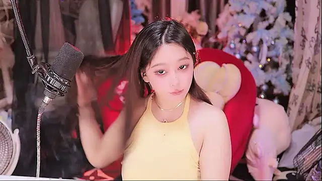 Snapshot of Missy_Nana21 chatting on 12-21-25, 04:25 Missy Nana21 online show from 12-21-25, 04:25