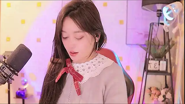 Snapshot of Missy_Nana21 chatting on 02-26-26, 03:33 Missy Nana21 online show from 02-26-26, 03:33