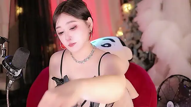 Snapshot of Missy_Nana21 chatting on 06-26-26, 04:00 Missy Nana21 online show from 06-26-26, 04:00