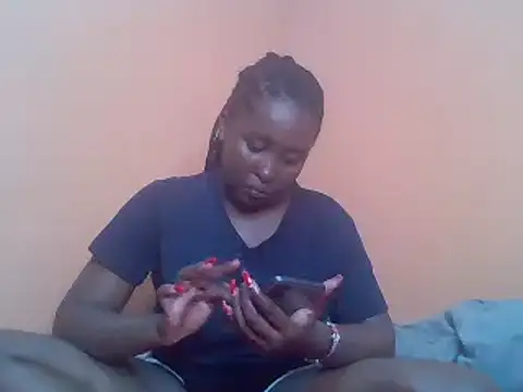 Snapshot of Moonfades chatting on 02-04-25, 01:27 Moonfades online show from 02-04-25, 01:27