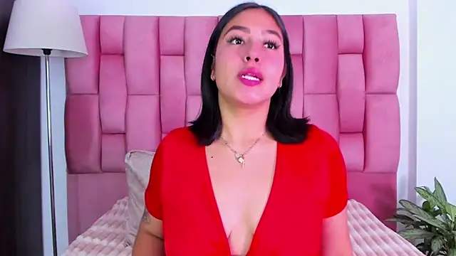 Snapshot of EmmaRossem chatting on 02-08-25, 07:38 EmmaRossem online show from 02-08-25, 07:38