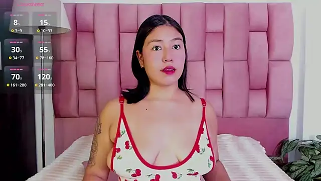 Snapshot of EmmaRossem chatting on 03-22-25, 07:31 EmmaRossem online show from 03-22-25, 07:31