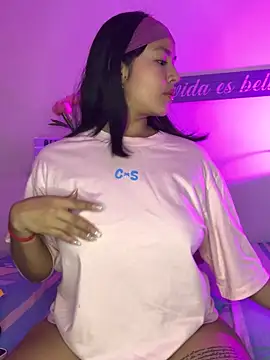 Snapshot of EmmaRossem chatting on 10-09-25, 07:45 EmmaRossem online show from 10-09-25, 07:45